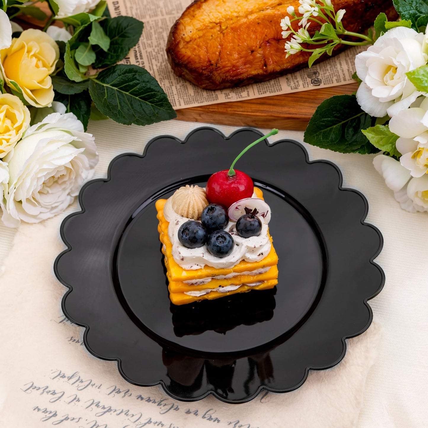 SUT 72 PCS Black Plastic Plates - 7.5 Inch Elegant Disposable Party Tableware for Halloween, New Year, Dessert & Celebrations
