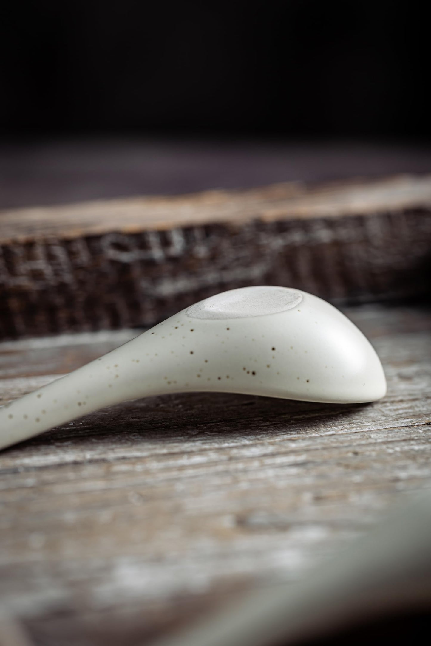 LYEOBOH 6 Pieces Asian Soup Spoons, Japanese Kitchen Soup Spoon Set, Dinner Tablespoons with Long Handle for Cereal, Ramen, Ice Cream, Dishwasher & Microwave Safe, Rustic Decor, White and Brown