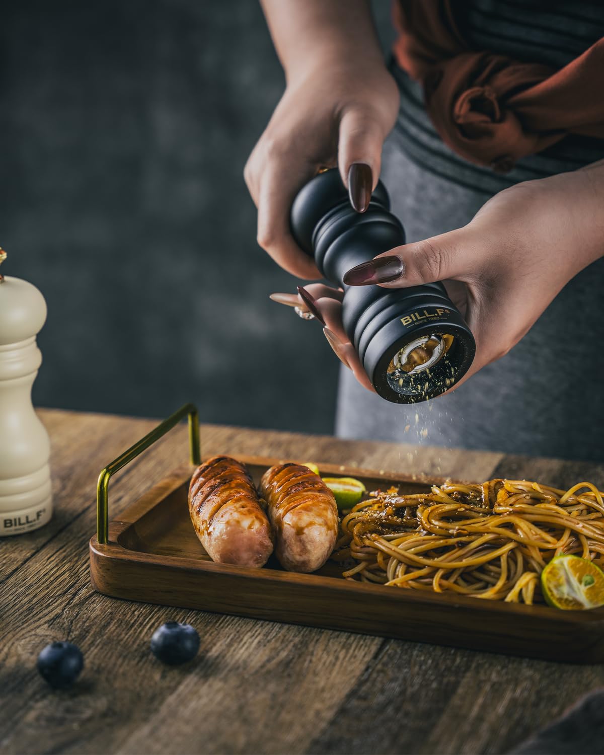BILL.F Salt and Pepper Grinder Pepper Mill Wood Grinder Pepper Manual Grinders Salt Mill with Adjustable Ceramic Rotor -5.31 Inch Set of 2