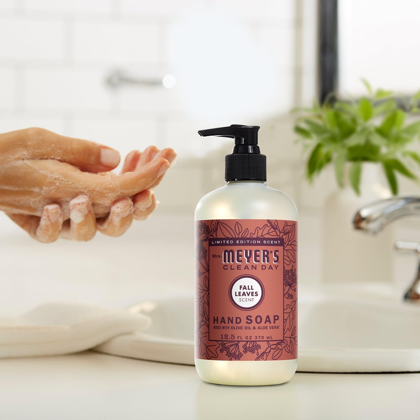 Mrs. MEYER'S CLEAN DAY Liquid Hand Soap, Fall Leaves Scent, 12.5 fl oz (Pack of 1)
