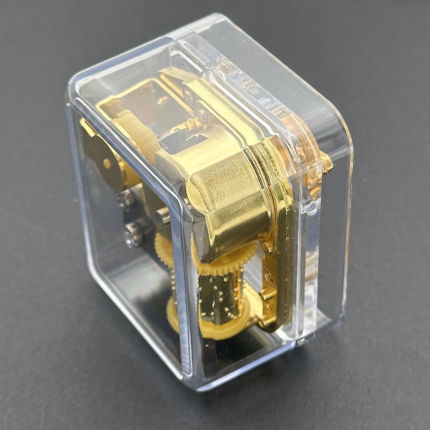 Pursuestar Greensleeves Wind Up Music Box, Clear Gold Musical Box for Mom/Dad/Daughter/Son - Unique Best Gifts for Birthday Christmas Wedding Mother's Day