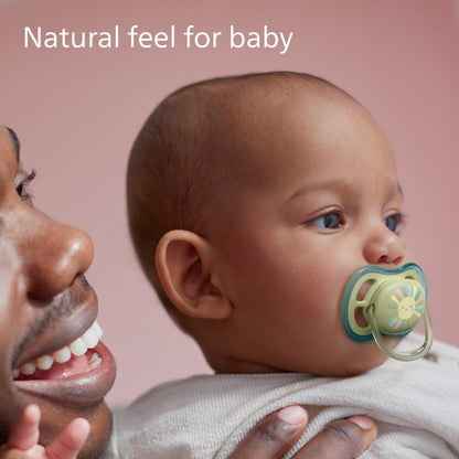 Philips Avent Ultra Air Soother - 4 x Light, Breathable Baby Soothers for Babies Aged 0-6 Months, BPA Free with Steriliser Carry Case (Model SCF085/65)