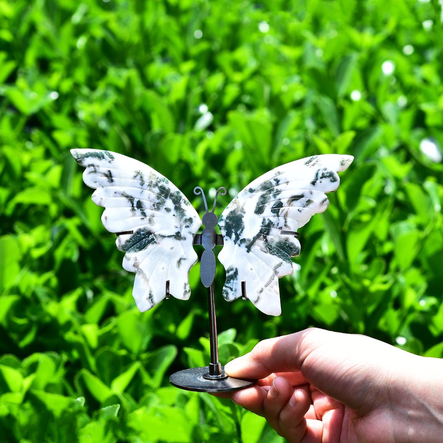 JIC Gem Aquatic Agate Crystal Stone Butterfly Art Decorative Healing Crystal Slices Carved Angel Wings with Silver Stand Office Home Decor Reiki Gifts (1pair, 10cm)