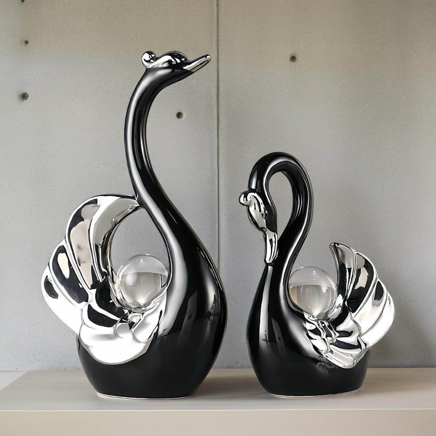 XINDAM A Pair of Swan Figurines Swans Statue with Crystal Ball Model Home Office Display Decorative Craft Living Room Decor (Black)
