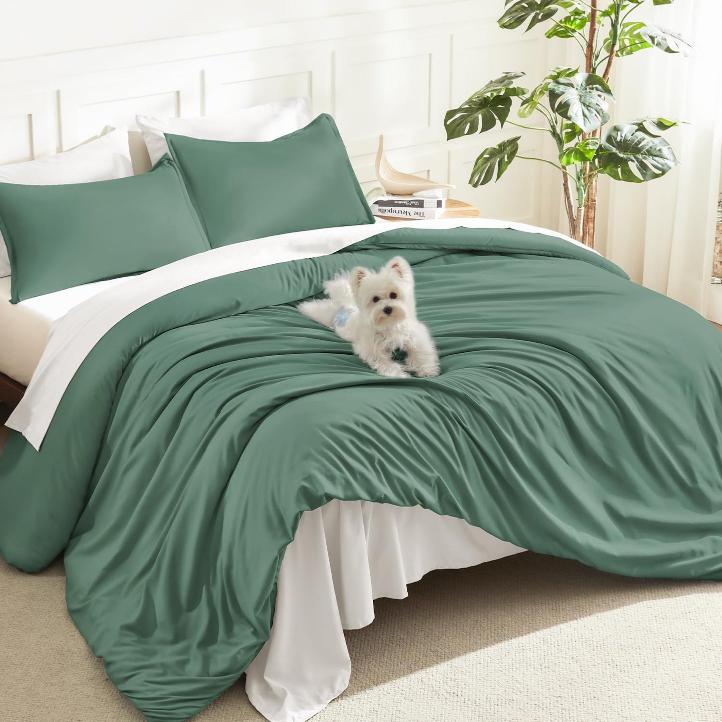 Litanika Comforters King Size Haze Green, 3 Pieces Lightweight Solid Bedding Set & Collections, All Season Fluffy Bed Set (104x90 Inches Comforter & 2 Pillowcases)