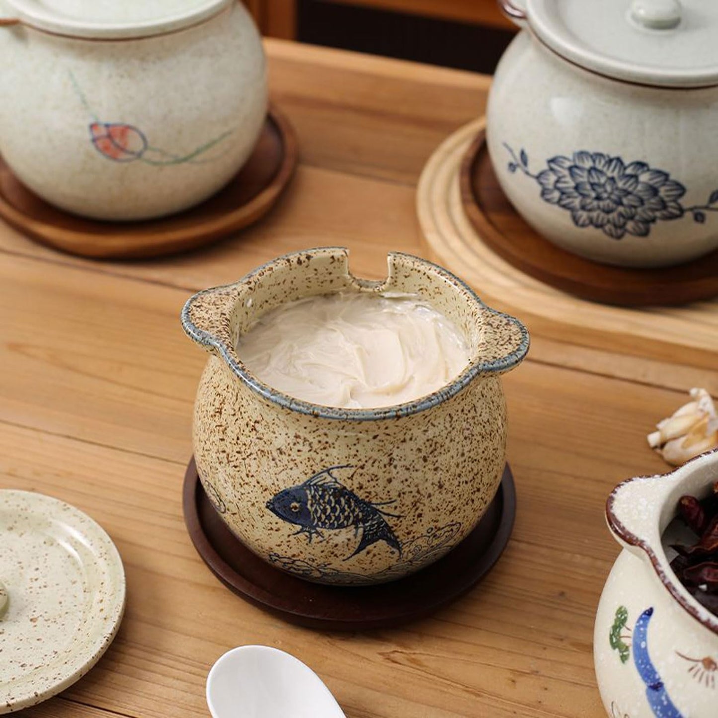 hengshukeji Sugar Bowl with Lid and Spoon,Vintage Ceramic Seasoning Jar, 10oz Stoneware Sugar Salt Holder, Glazed Condiment Container for Kitchen Counter (Carp)