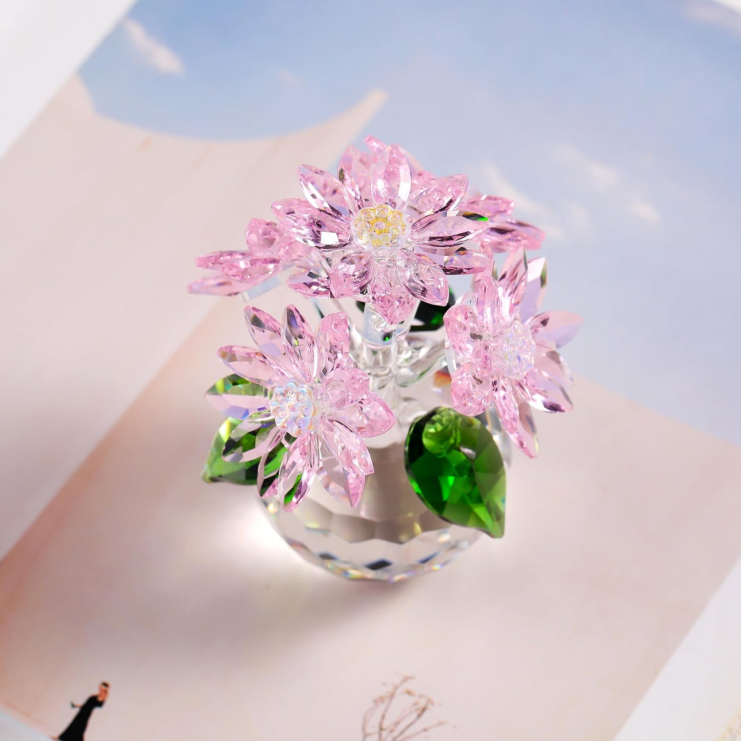 Ornalrist Crystal Pink Daisy Flower Figurine Statue Paperweight Glass Pink Daisy Bouquet Floral Collectible Decor Gifts for Friends Women (with 5 Flowers)