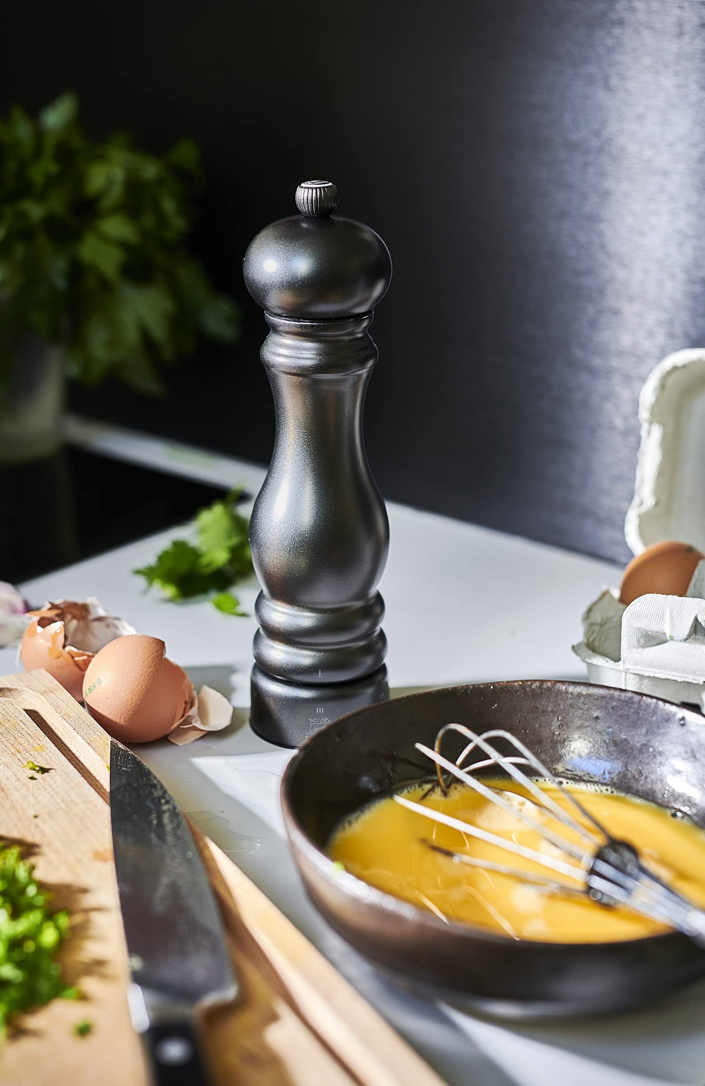 Peugeot Paris Chef Carbone u'Select Salt Mill 22 cm - 9in