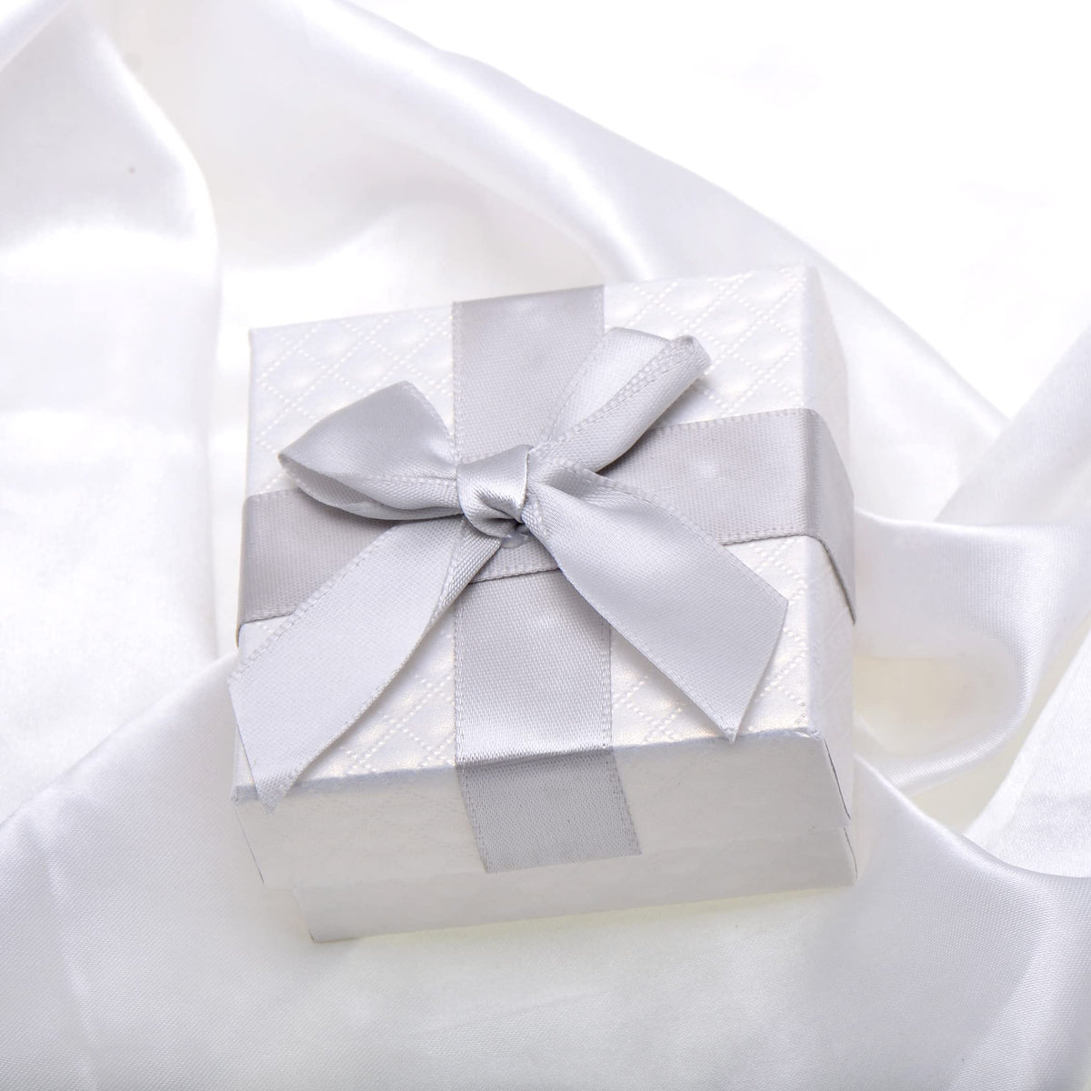 Pearl Miner 2.8 x 2.8 x 1.4 Inches Jewelry Gift Boxes with White Ribbon Bow, 6 Pack
