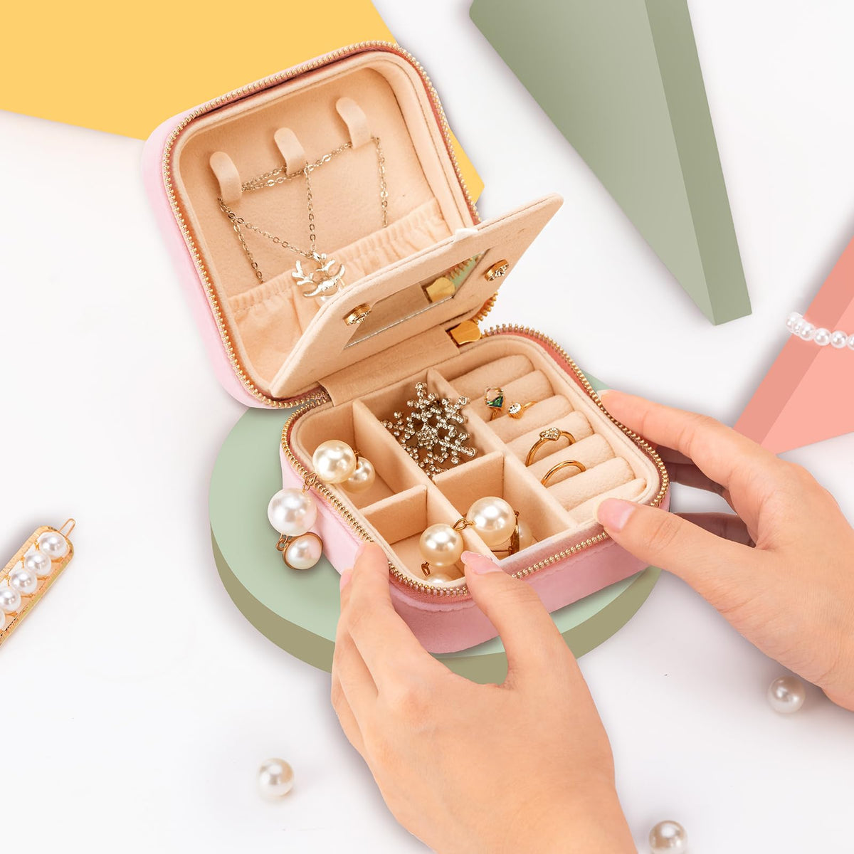 Smileshe Personalized Gifts for Mom Mothers Day, Birthday, Graduation Gift for Girls Fashion, Travel for Teen Girls Trendy Stuff, Velvet Jewelry Box with Flower, Letter J, Pink