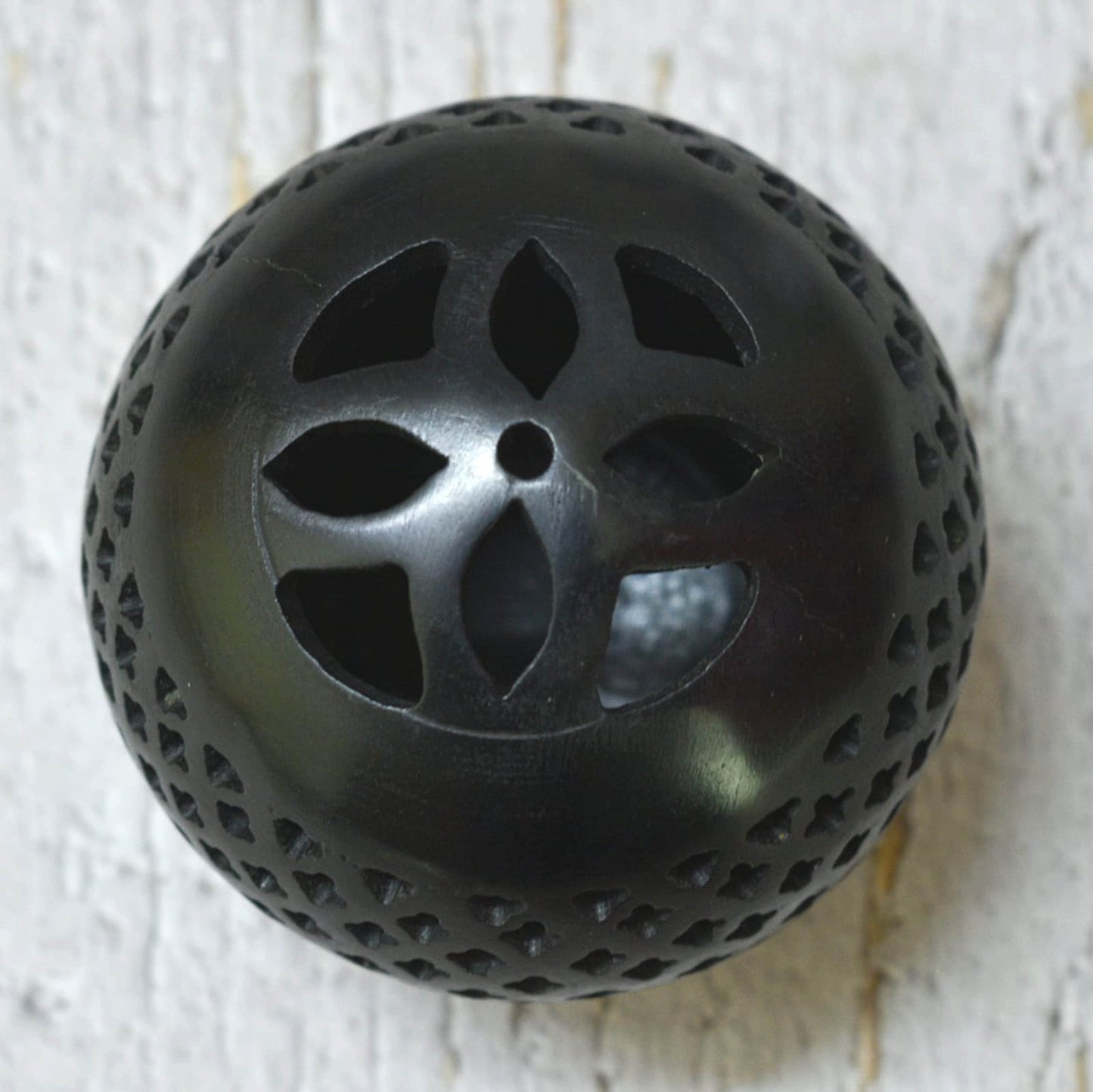 Tealight Candle Holder Soapstone/Gift for Loved Ones/Home/Office Decor (Black Round)- 4 inch