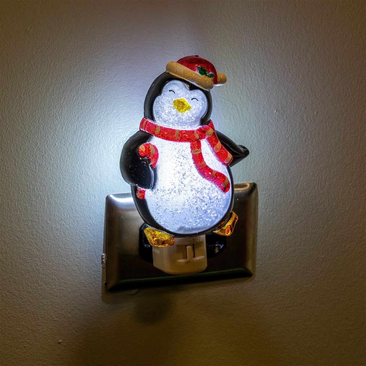 Novelty Lights LED Lamp Penguin with Scarf Christmas Decoration Night Light with Swivel Plug