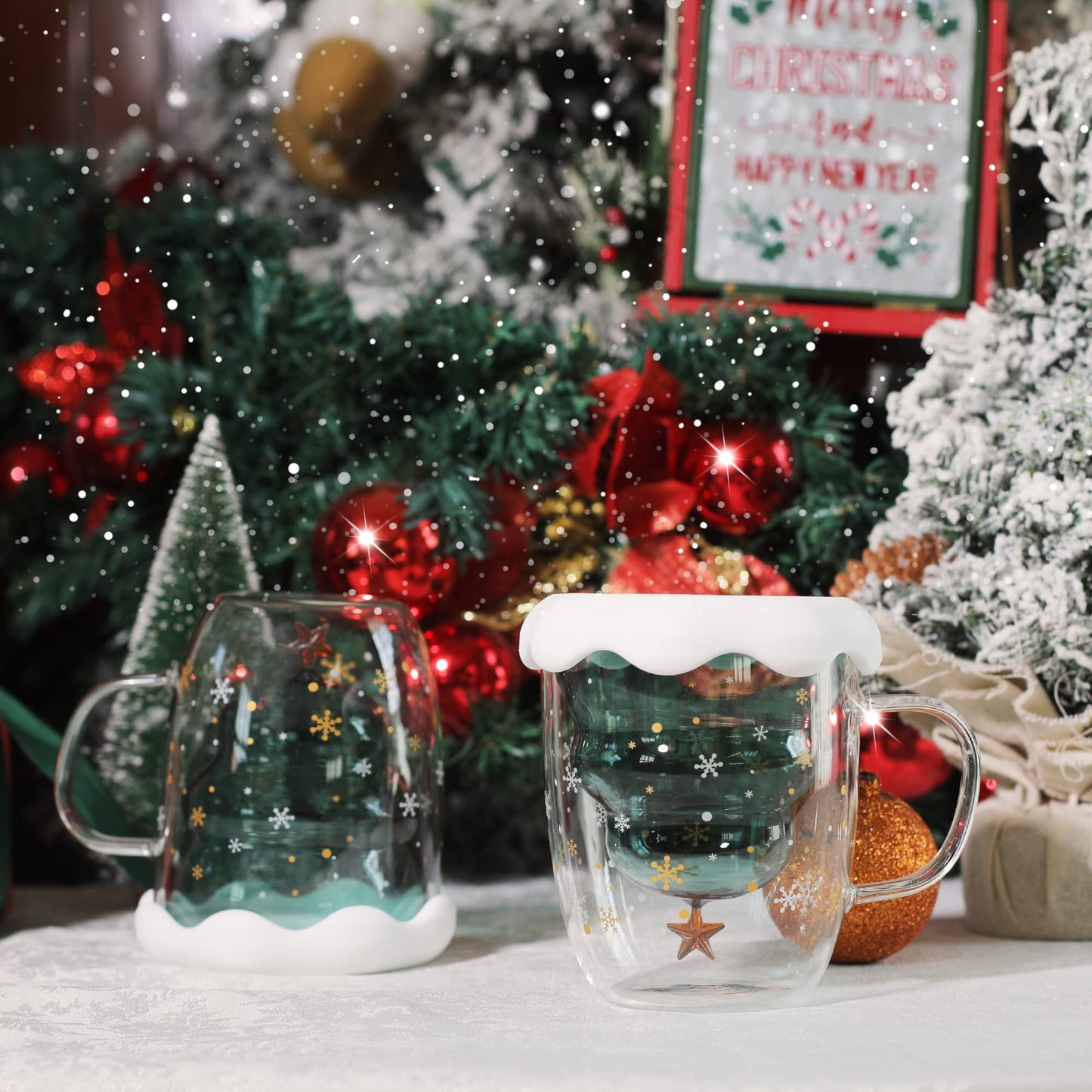 LIBWYS 2 Pack Christmas Mugs, Double Walled Borosilicate Christmas mug set with Snowflake Lid, Cute Mugs for Hot Cocoa and Coffee, 300ml Christmas tree mugs Christmas Gift for Family, Friend