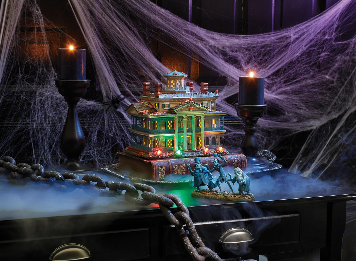 Department 56 Snow Village Halloween Disney The Haunted Mansion Beware of Hitchhikers Figurine, 3.74 Inch, Multicolor