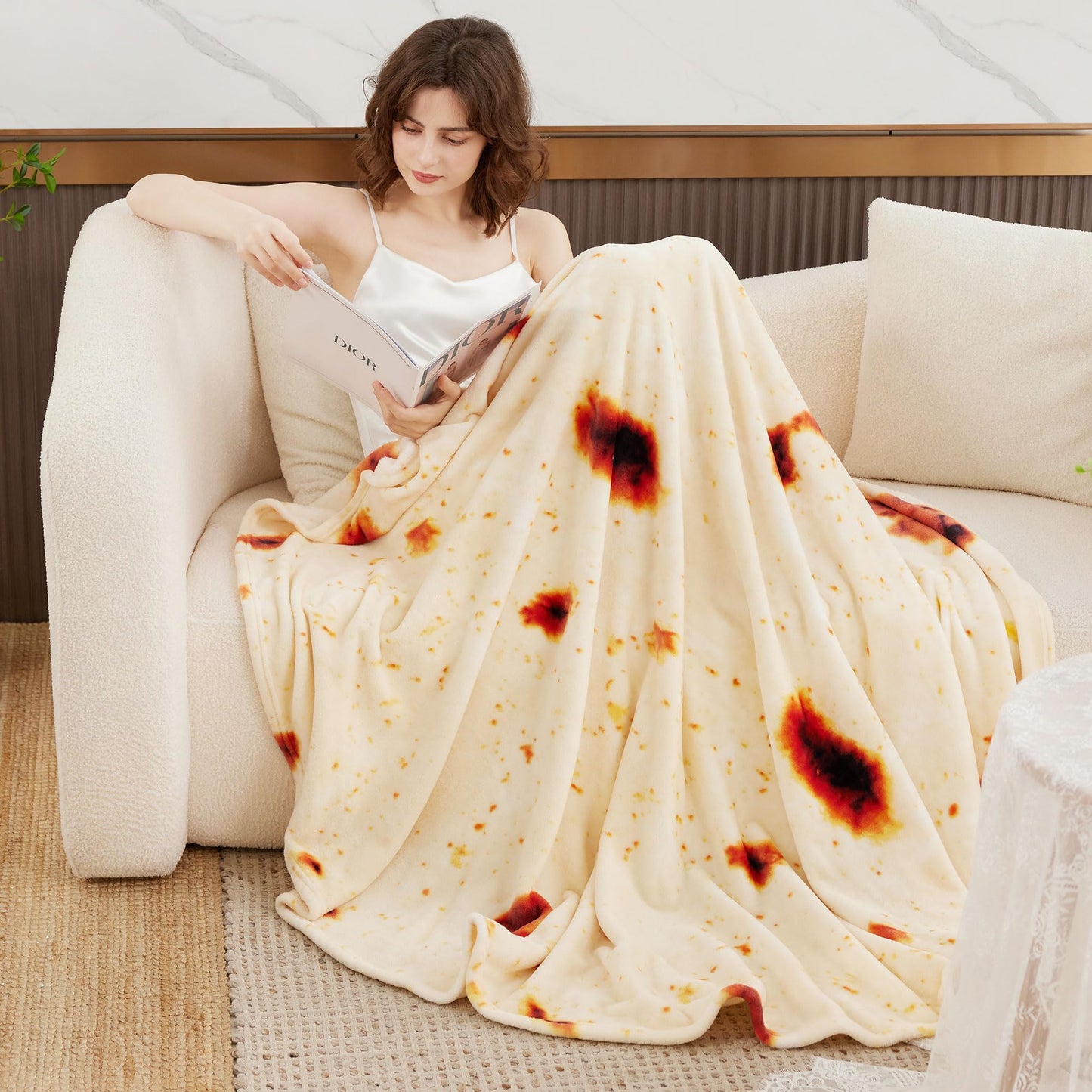 LetsFunny Burrito Tortilla Throw Blanket for Couch, Double Sided Burrito Taco Tortilla Wrap Blankets, Funny Realistic Flannel Food Round Blankets, Christmas Birthday Gifts for Women Men Teen 47in