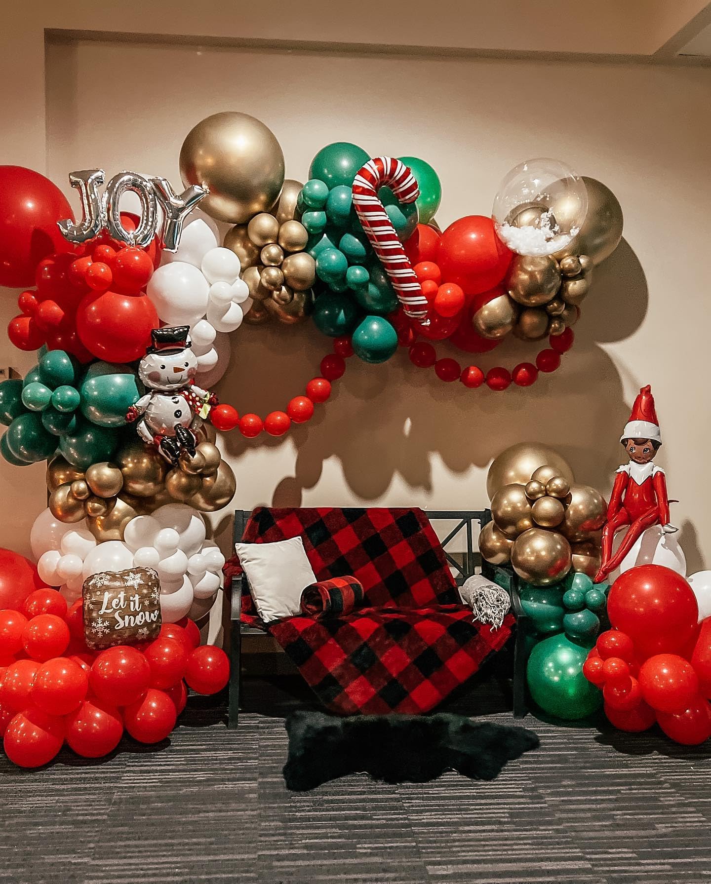 ADOINBY Christmas Balloon Arch Kit, 148Pcs Red, White, Green, Candy Cane, Gift Box, Red Candy, Red Star Party Balloon Garland Kit for Xmas Christmas New Year Birthday Party Decorations Supplies