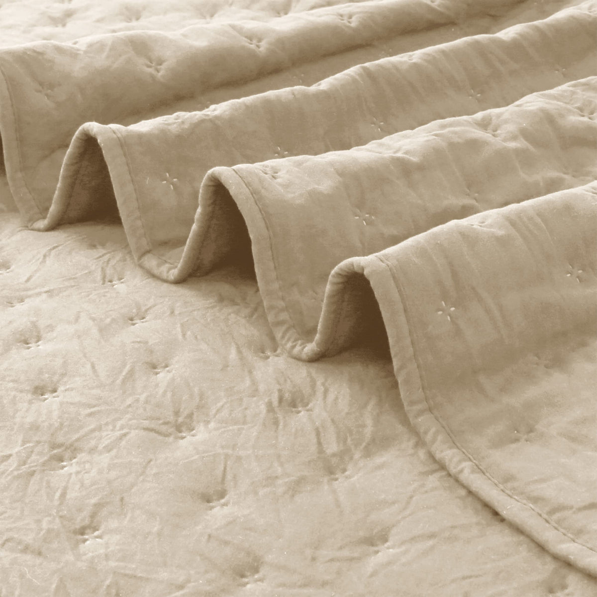 ROARINGWILD Beige Cloud Queen Size Quilt Bedding Sets with Pillow Shams, Farmhouse Lightweight Soft Bedspread Coverlet, All Season Rustic Country Thin Comforter, 3 Pieces, 90x90 inches, Tan Cream