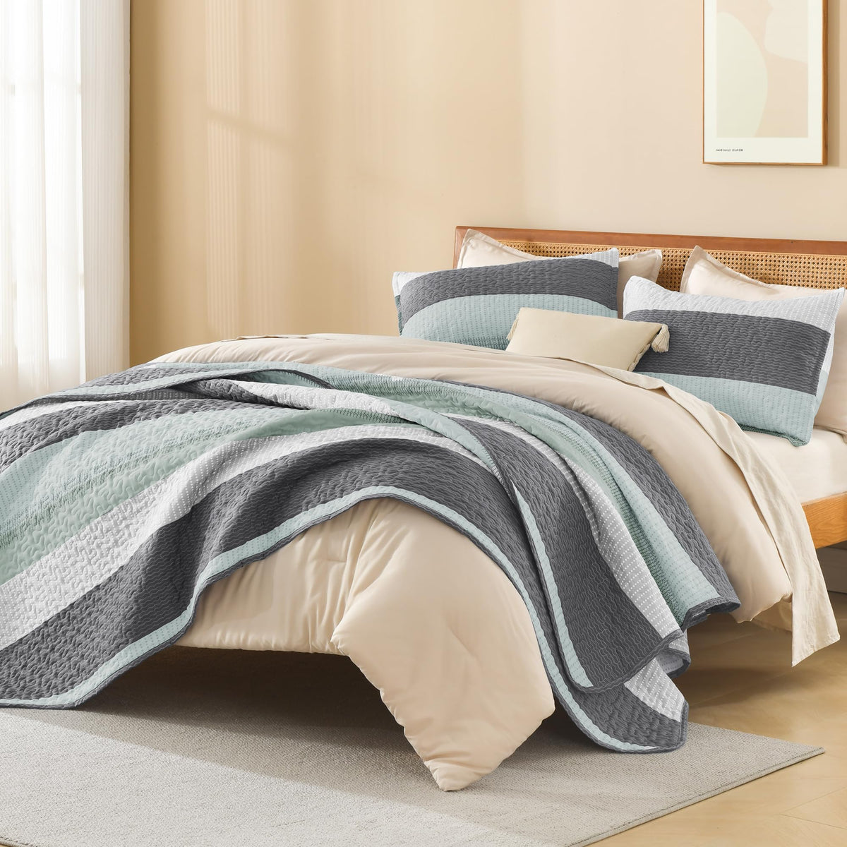 Litanika Quilt King Size Sage Green, Stripe Patchwork Summer Bedspread Coverlet 3 Pieces, Soft Lightweight Polyester Quilted Bedding Set for All Season(1 Quilt, 2 Pillowcases)