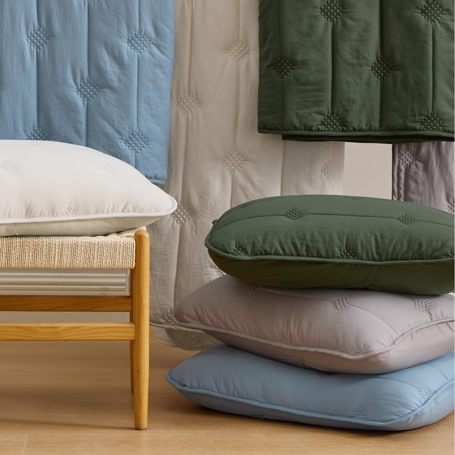 Bedsure Lightweight Comforter King Size – Extra Soft & Breathable Quilt Set, 3 Piece Prewashed Cotton-Like Polyester Bedding, Includes 1 Quilt 106x96 Inches with 2 Shams, Machine Washable, Light Grey