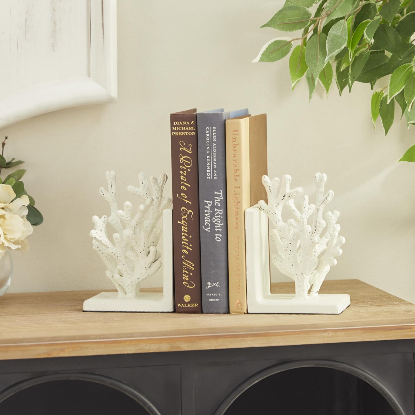 Deco 79 Metal Coral Decorative Bookends Non Skid Bookends, Set of 2 Office Bookends5"W, 7"H, White