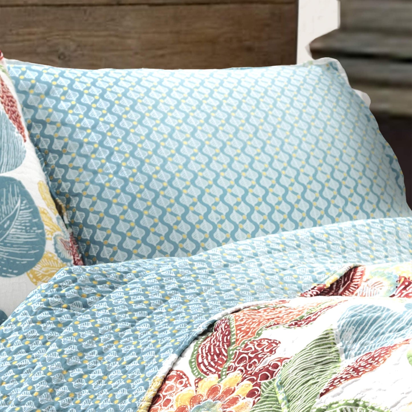 Lush Decor Layla Quilt Floral Leaf Print 3 Piece Reversible Bedding Set, King, Orange Blue