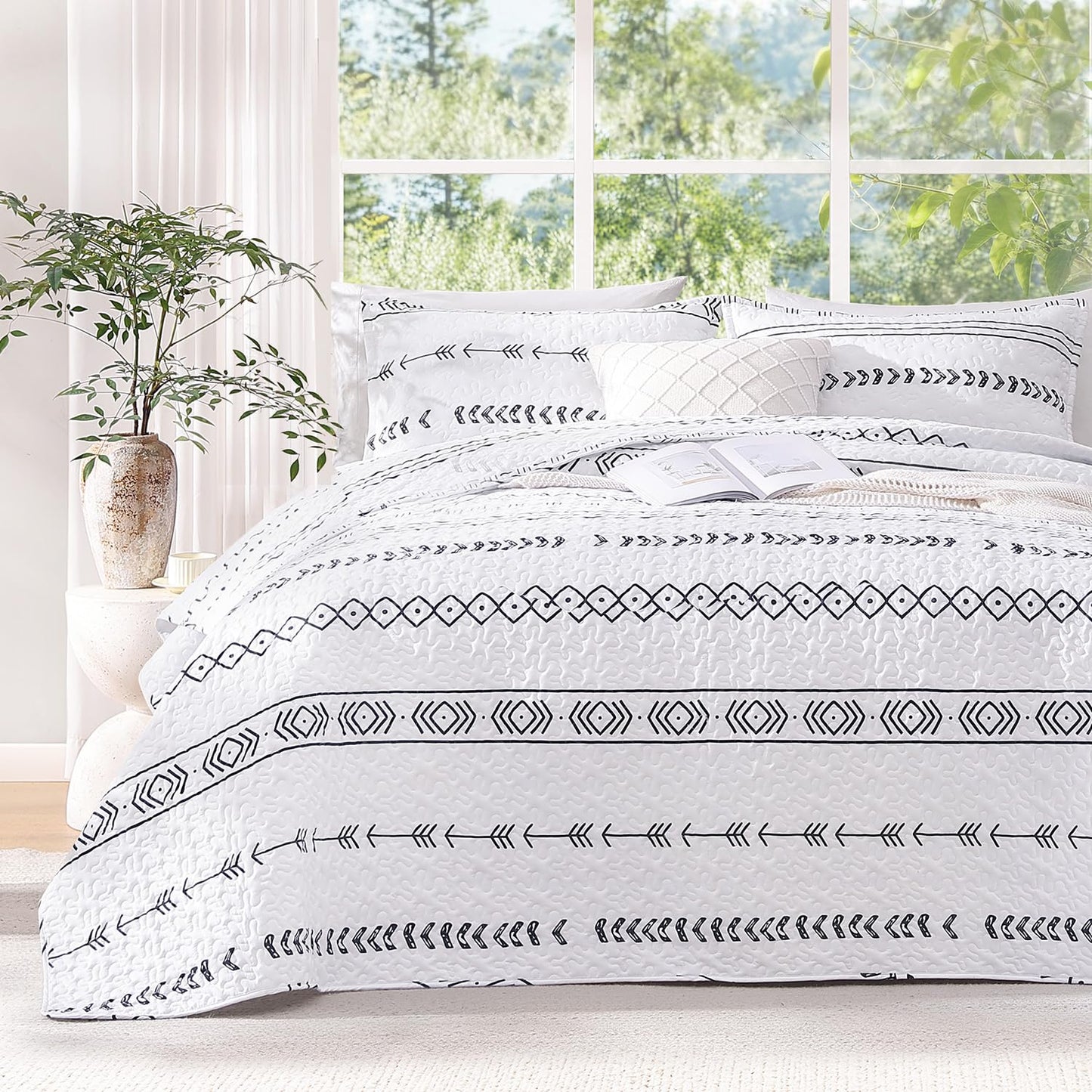 Andency White California King Quilt Set, 3 Pieces Boho Lightweight Soft Striped Cal King Bedspread for All Season (112"x104"), Printed Bohemian Polyester Reversible Coverlet Comforter Sets