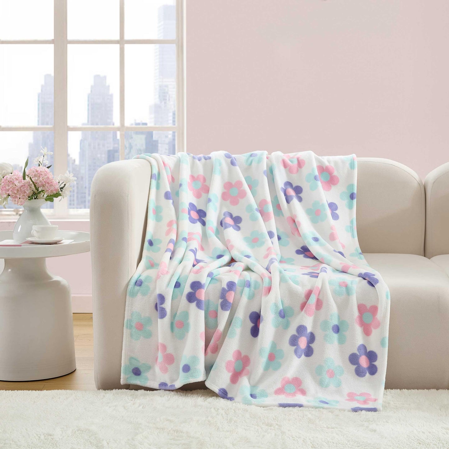 Betsey Johnson - Blanket, Buttery-Soft Throw Blanket for Couch or Bed, Boldly Plush & Oversized Bedding (Retro Daisy Toss Purple, 50" x 70")