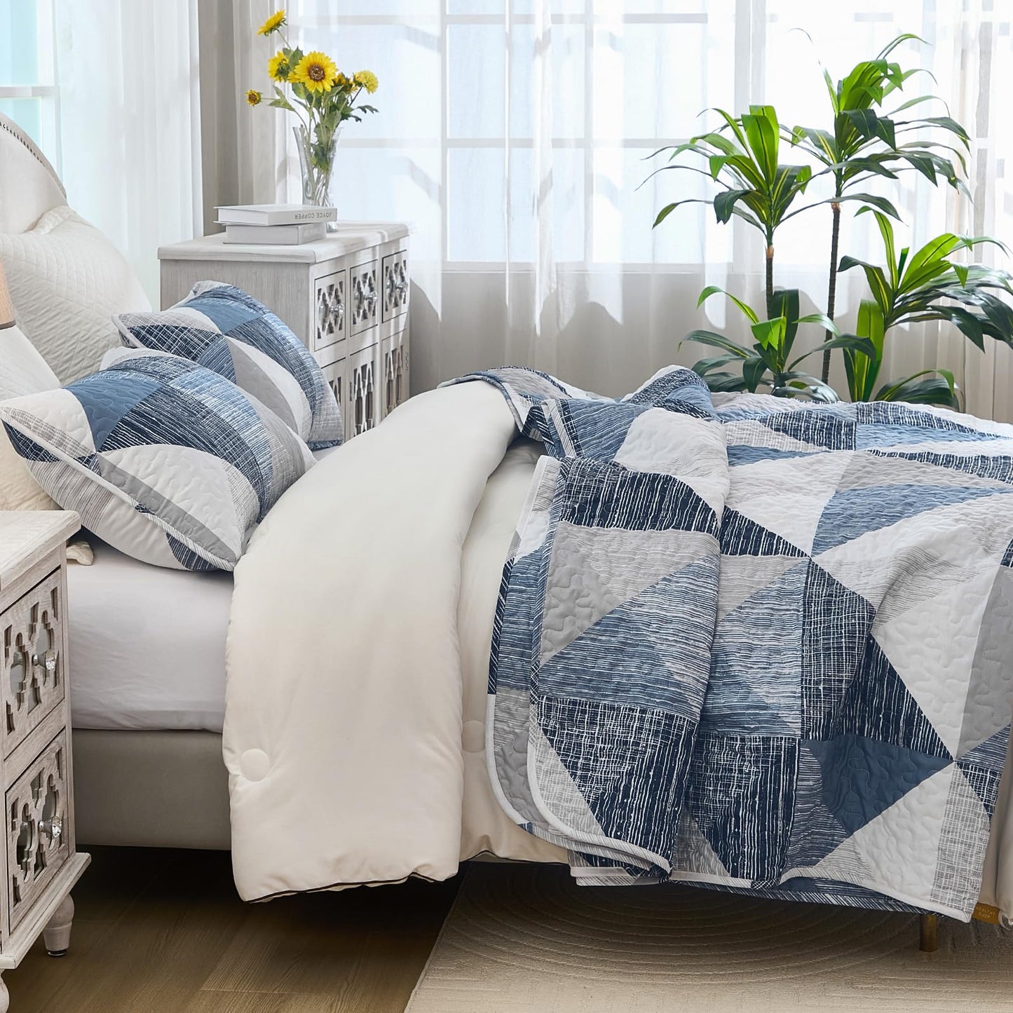 Dintszyayue Quilt Queen Size Blue, 3 Pieces Patchwork Bedspread Bedding for Queen Size Bed, Soft Lightweight Microfiber Geometric Coverlet Set for All Season Quilt with 2 Pillowcases