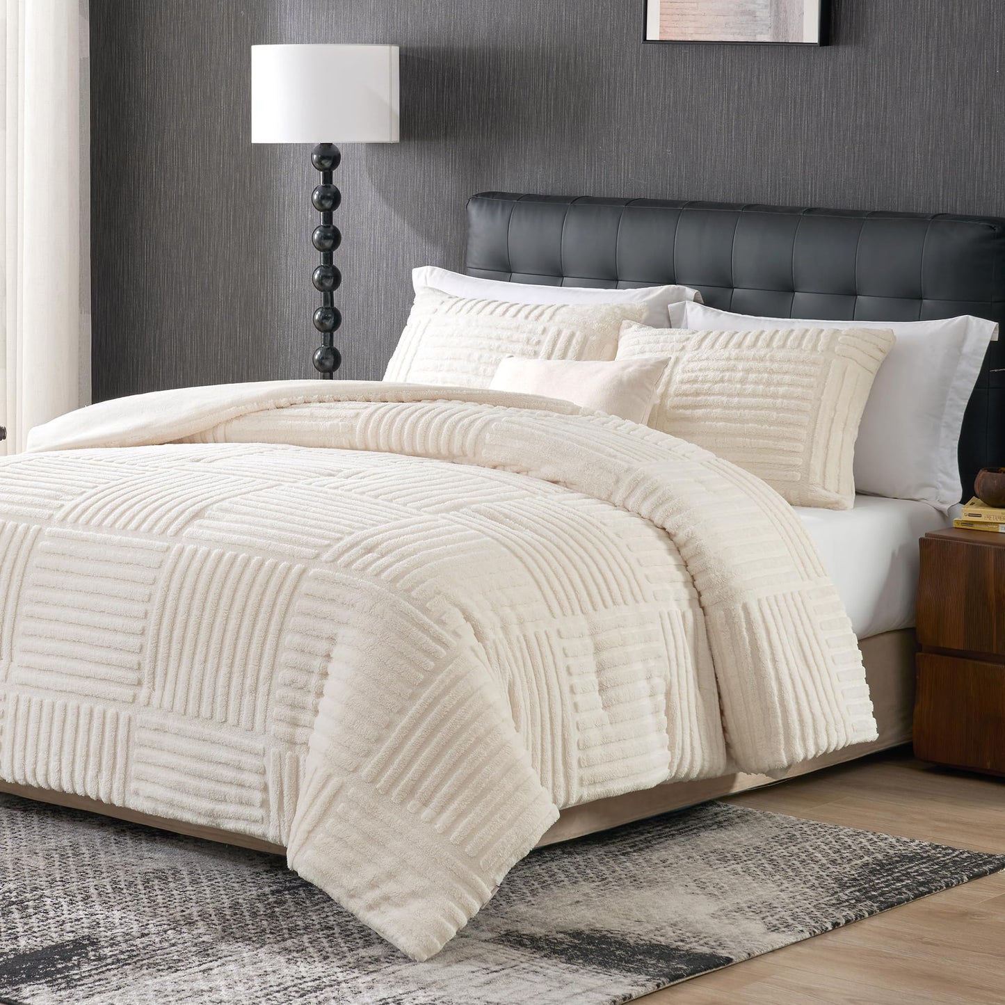 Amélie Home Fleece Comforter Set Queen Size, Beige Fleece Bedding Set with Stripe Jacquard, Soft Fluffy Bedding Set, 3 Pieces, 1 Warm Comforter and 2 Pillowcases