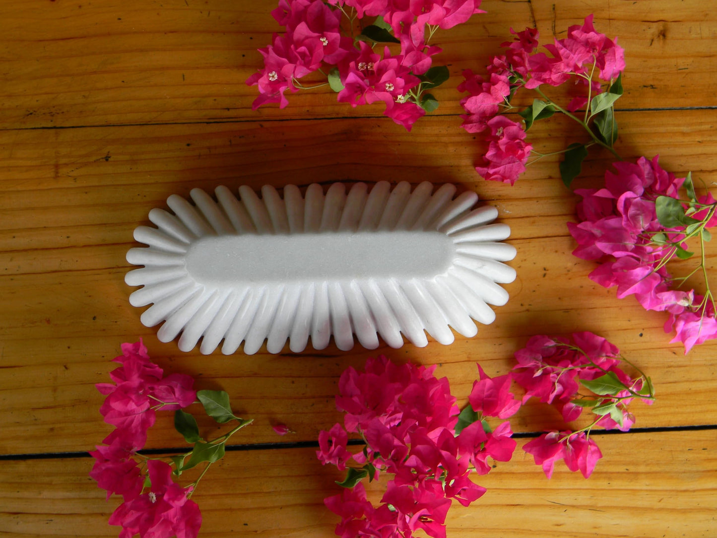CRAFTFOBIA Handcrafted Decorative Marble Scallop Bowl - White Decorative Ruffle Bowl Centerpiece - Perfect for Flowers, Fruit, Keys, Rings