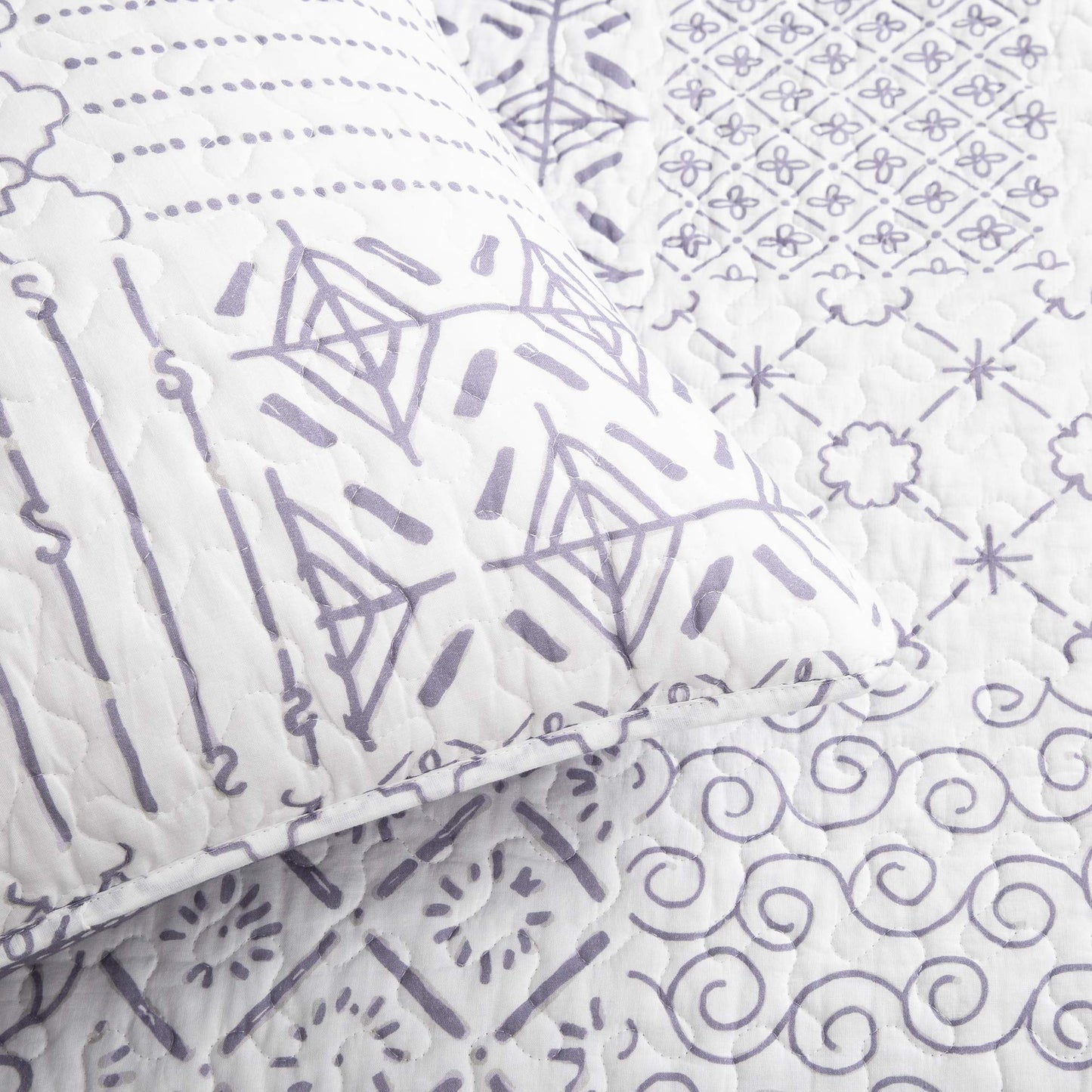 Lush Decor Monique Reversible Cotton Quilt Queen Size 3 Piece Set Full/Queen Lavender - Purple Bedding Set Queen Quilt - Patchwork Quilts - Boho Decor