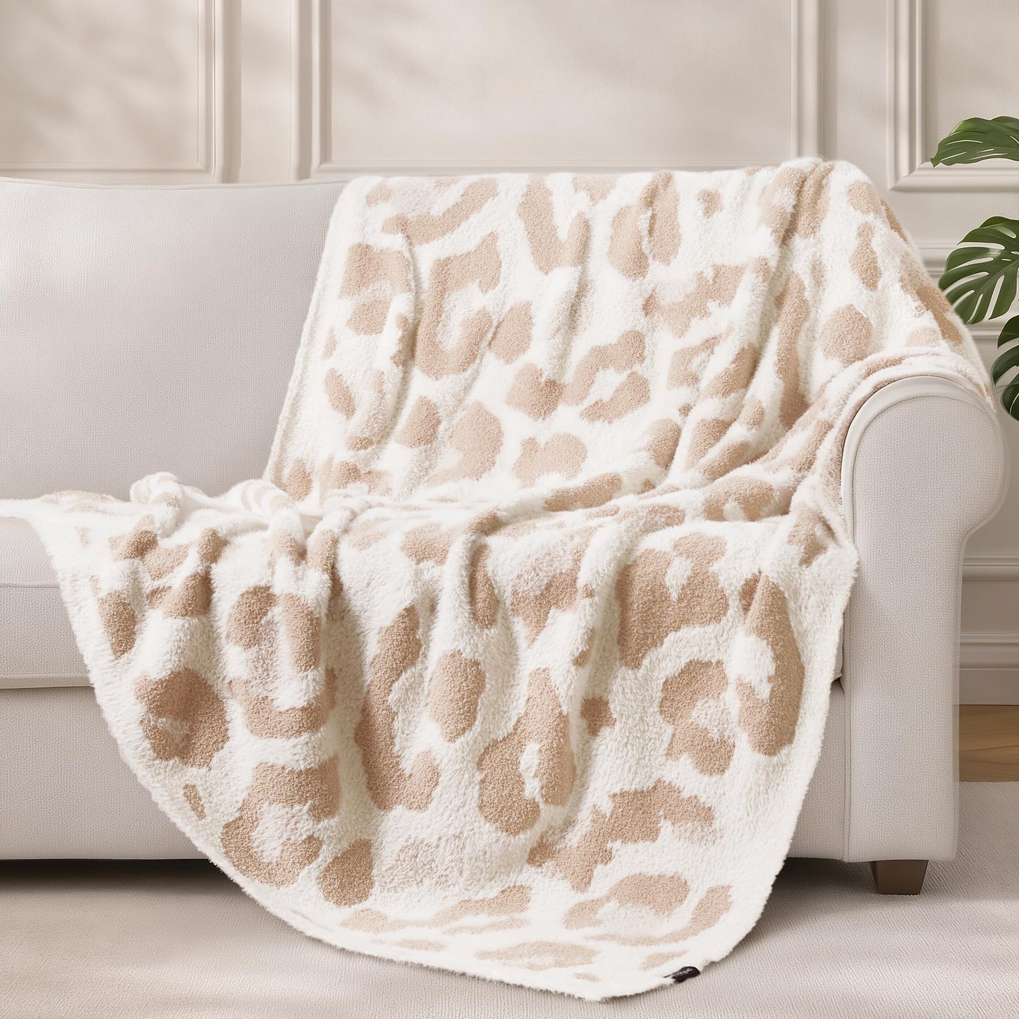 blunique Leopard Throw Blanket for Couch Bed Sofa Ultra Soft Cozy Animal Print Blanket, Lightweight Western Decor Plush Cheetah Throw, Blanket for Women & Teen Girls 50x60 Inches Beige