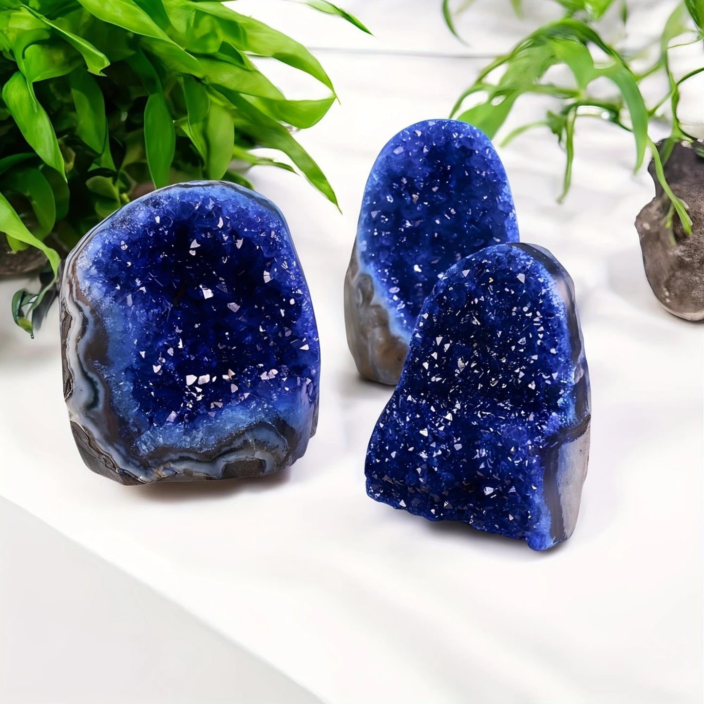 CrystalHola 200-700g Selected Raw Geode Quartz Cluster Home Feng Shui Ornaments Energy Stone Healing Tools Meditation Feng Shui Decoration,Stone Display Piece, Mineral Specimen (Blue, 500-600g)