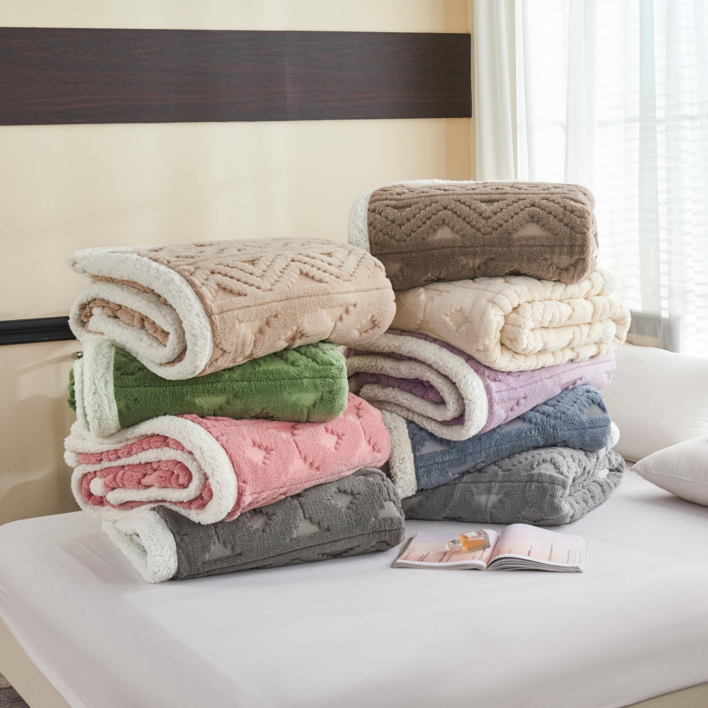 LEVINIS Boho Sherpa Fleece Blanket 80'' × 90'', Ultra Soft Aztec Queen Blankets for All Season, Cozy Plush Bohemian Throw Blanket for Bed/Couch/Sofa/Office/Camping, Coffee