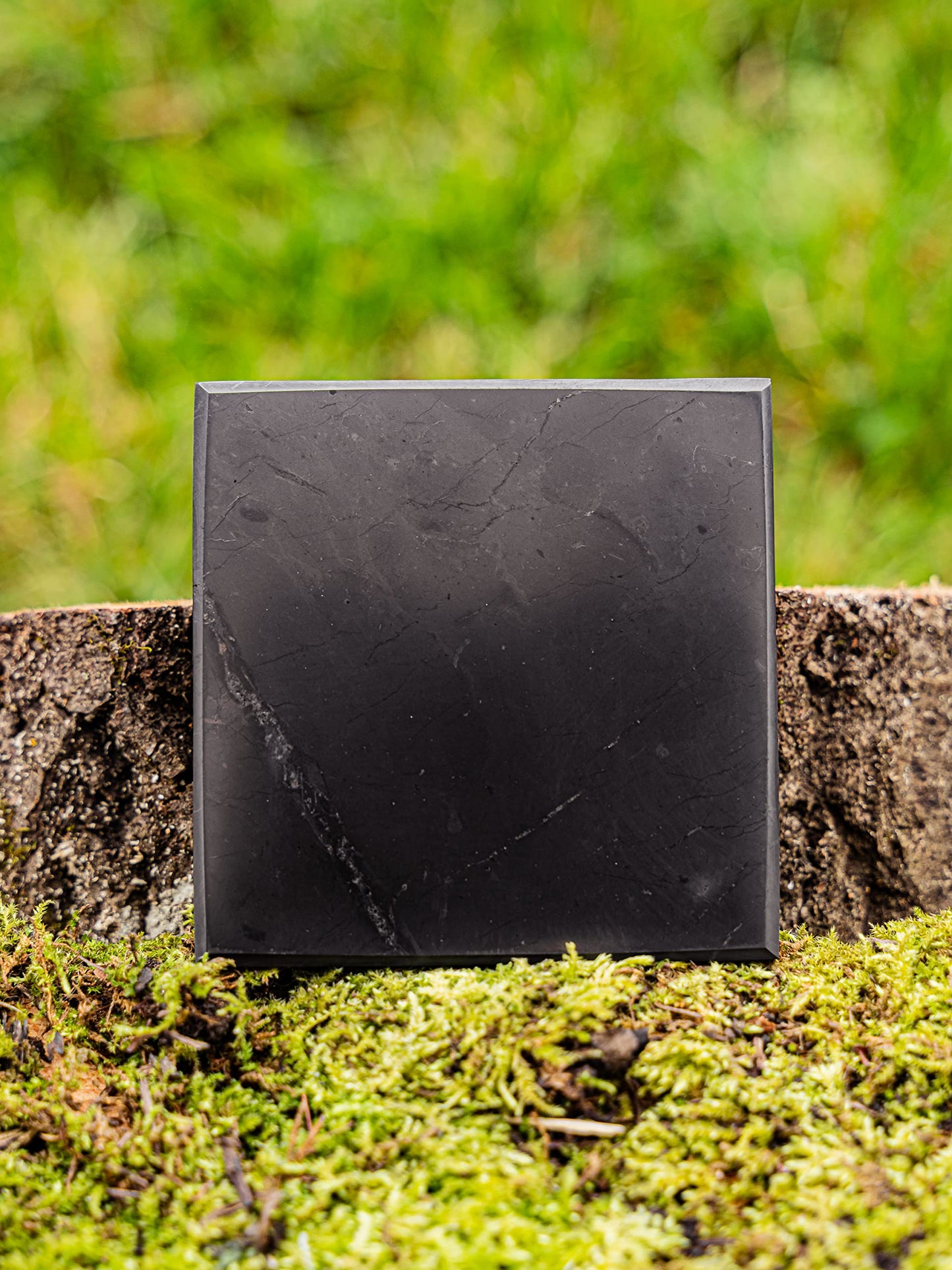 Shungite Club Shungite Tile Polished 100x100x16 mm Crystal Plate Decorative Mineral Healing Stone Modern Home Decor Black Square Figure