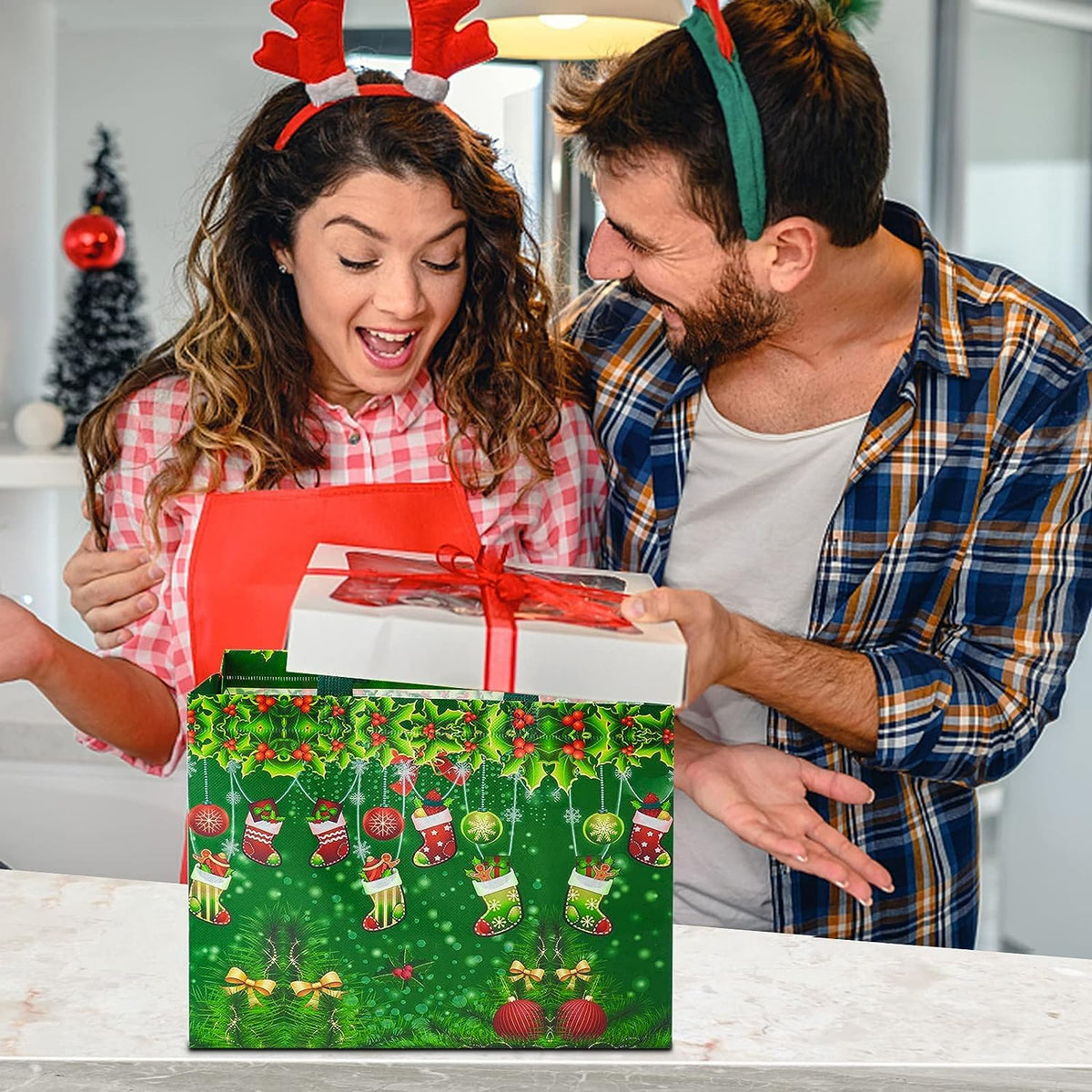 Heetobcos 12 Pack Christmas Gift Bags Large Reusable Tote Bags, Non-Wove Bags for New Year's Shopping, Christmas Surprise, Xmas Party Supplies,12.8"×9.8"×6.7"