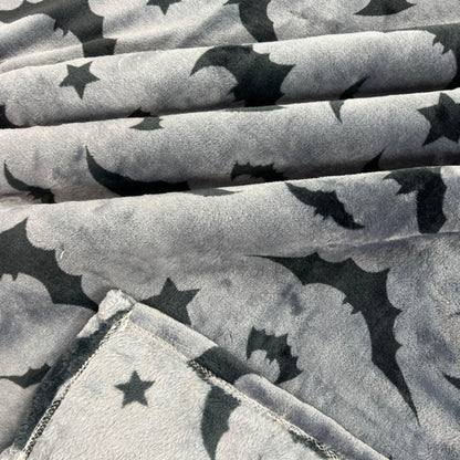 Halloween Throw Blanket : Black Bats on Gray Velvet Soft Fleece Overized Large 70" x 50" for Sofa Bed Couch Chair Dorm