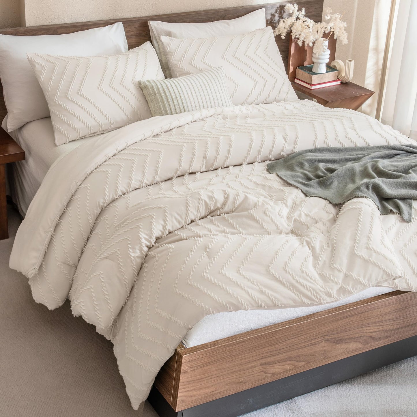 Andency Twin/Twin XL Comforter Set Beige, Twin Bed Comforter for College Dorm Girls Boys Kids Boho Cream Soft Warm Cute Neutral Comforter, 2 Pieces Aesthetic Chevron Bohemian Bedding Set