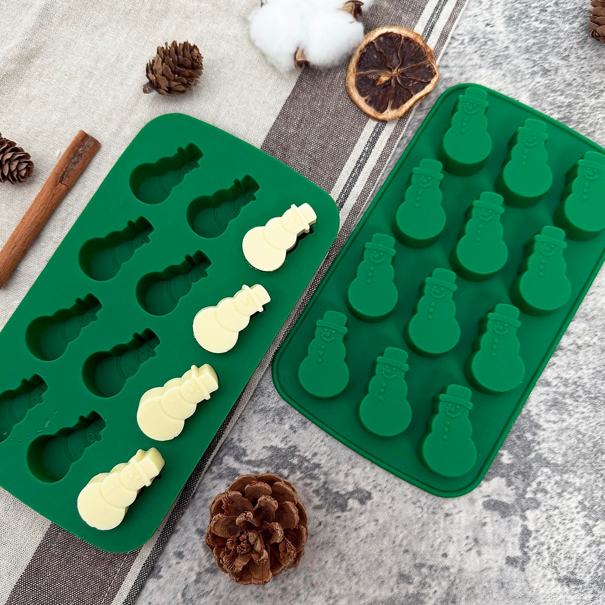 Snowman Chocolate Mold, 12 Cavities Christmas Silicone Candy Mold Snowman Ice Cube Molds for Chocolate Candles Jello Ice Candy Desserts Making