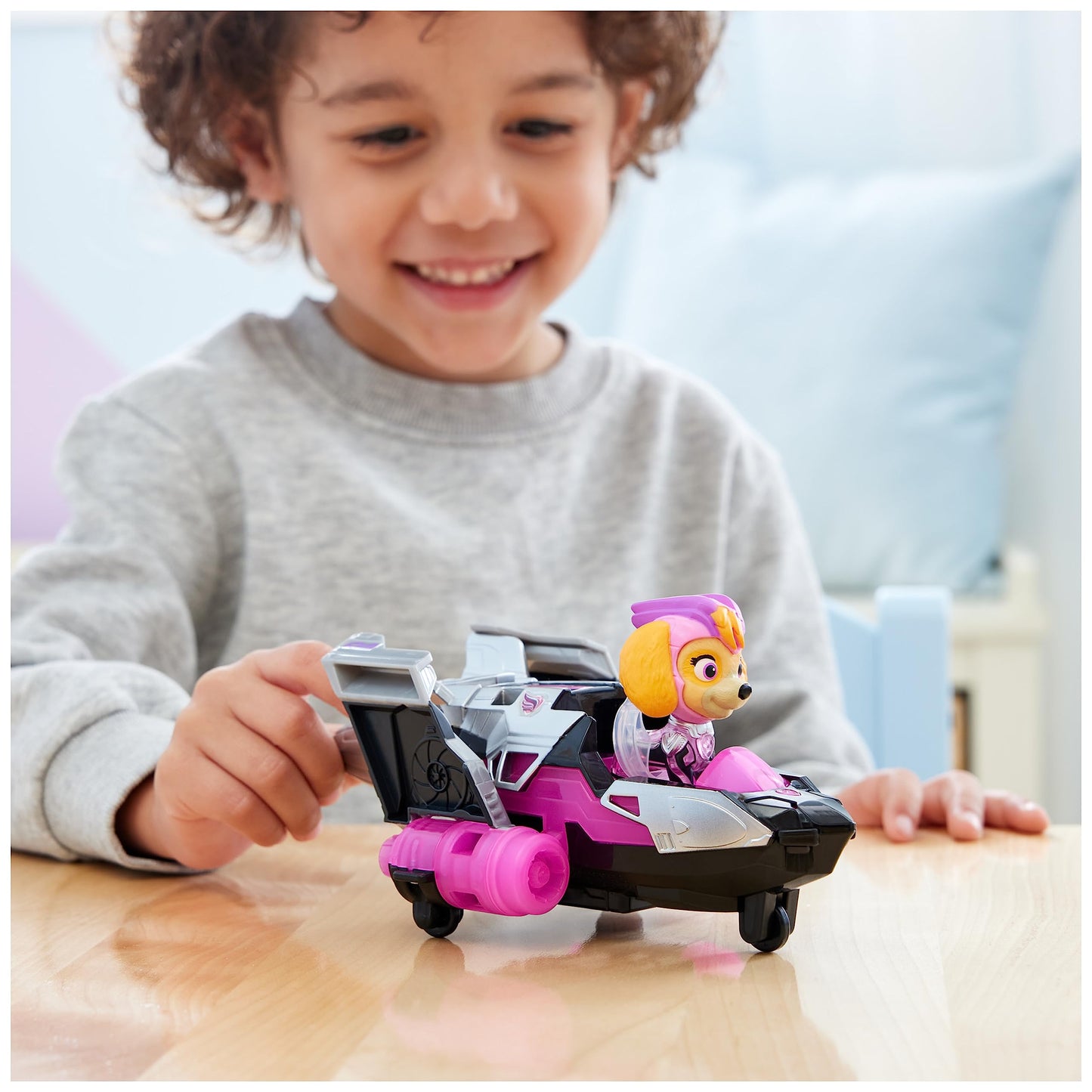 PAW Patrol: The Mighty Movie Aeroplane Toy with Skye Mighty Pups Action Figure, Lights and Sounds, Kids’ Toys for Boys and Girls 3+