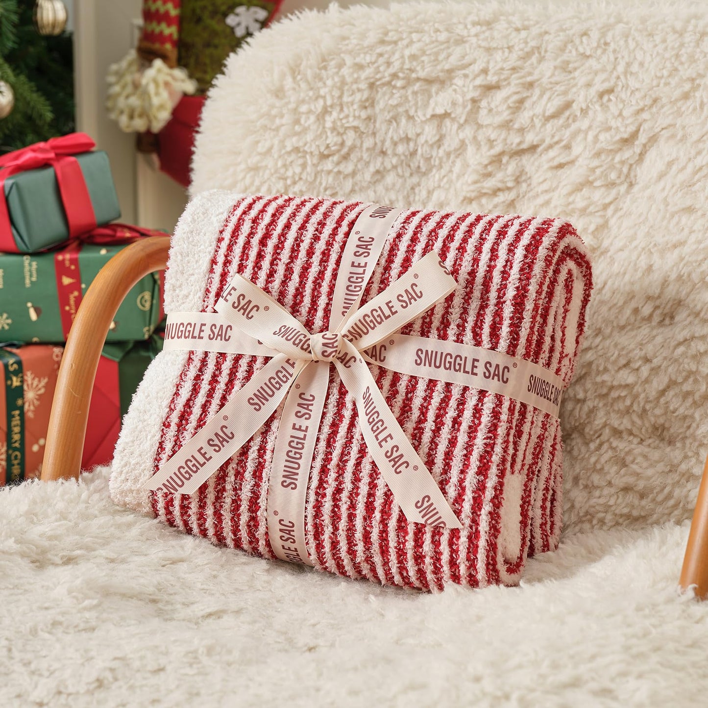 Snuggle Sac Christmas Red Soft Throw Blanket for Couch, Fuzzy Microfiber Fluffy Throws, for Women, Ultra Soft Blankets for Couch, Sofa, Bed, Travel, Red Cream, 50x60 inches