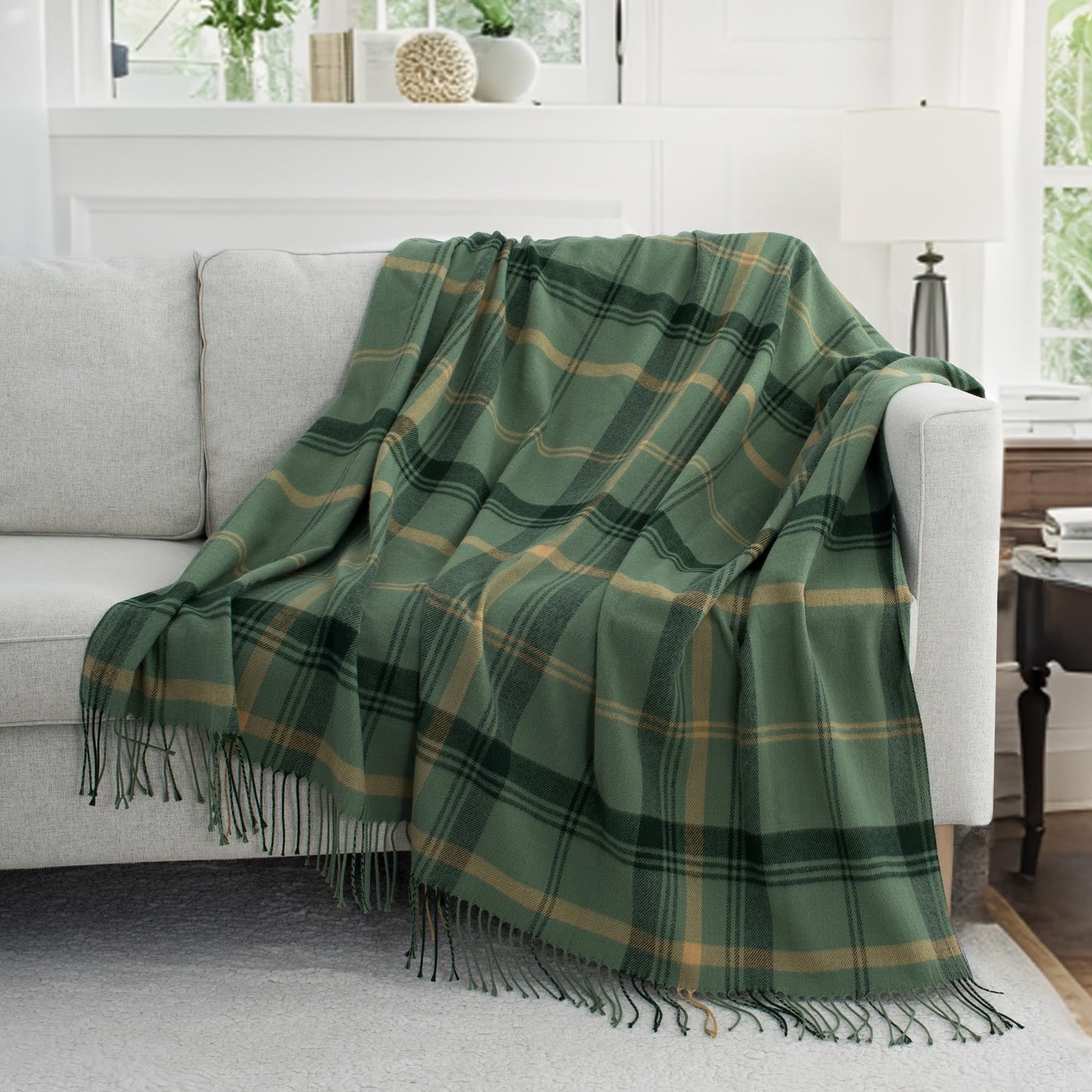 GINAMUSE Green Plaid Throw Blanket for Couch,50"X60" Super Soft Cozy Warm Home Decorative Throw with Tassels for Bed Sofa Picnic