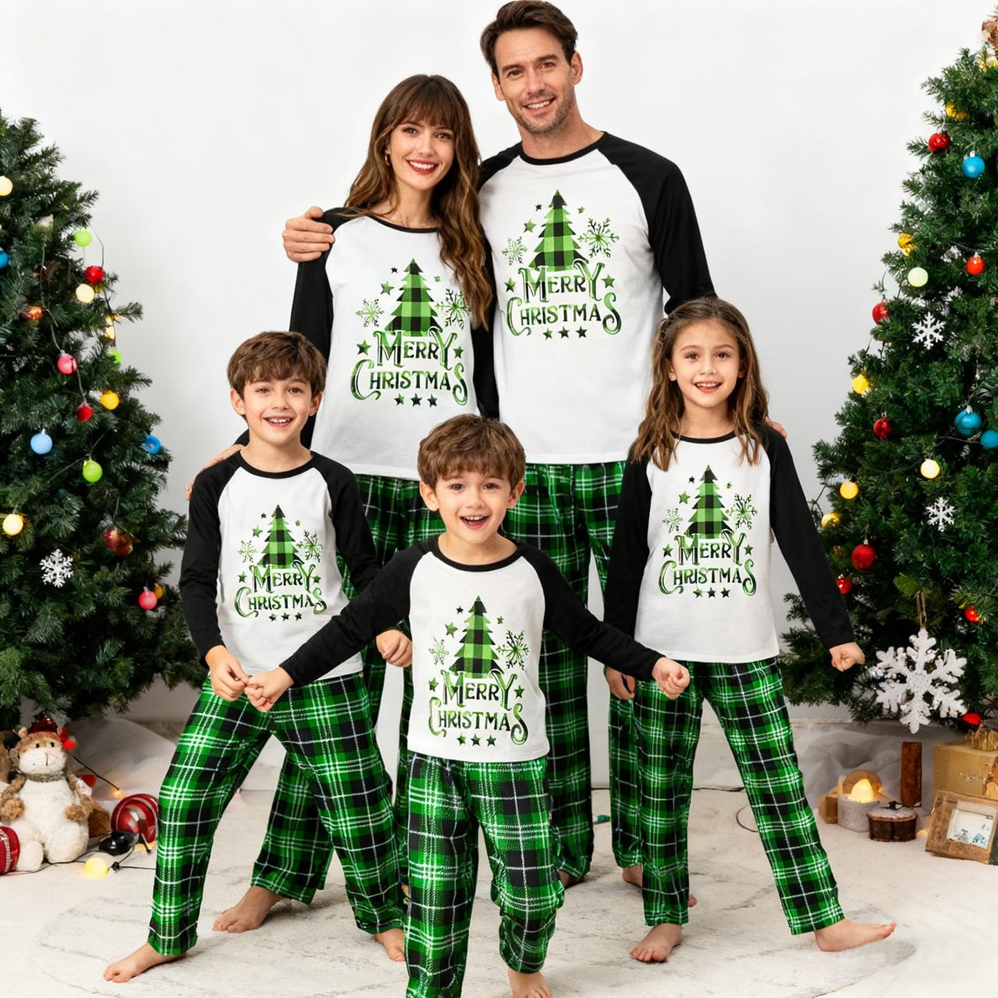 Awoscut Christmas Family Matching Pajamas Christmas Pjs Holiday Nightwear Sleepwear Sets Long Sleeve Pjs(S#697, Mom, M)