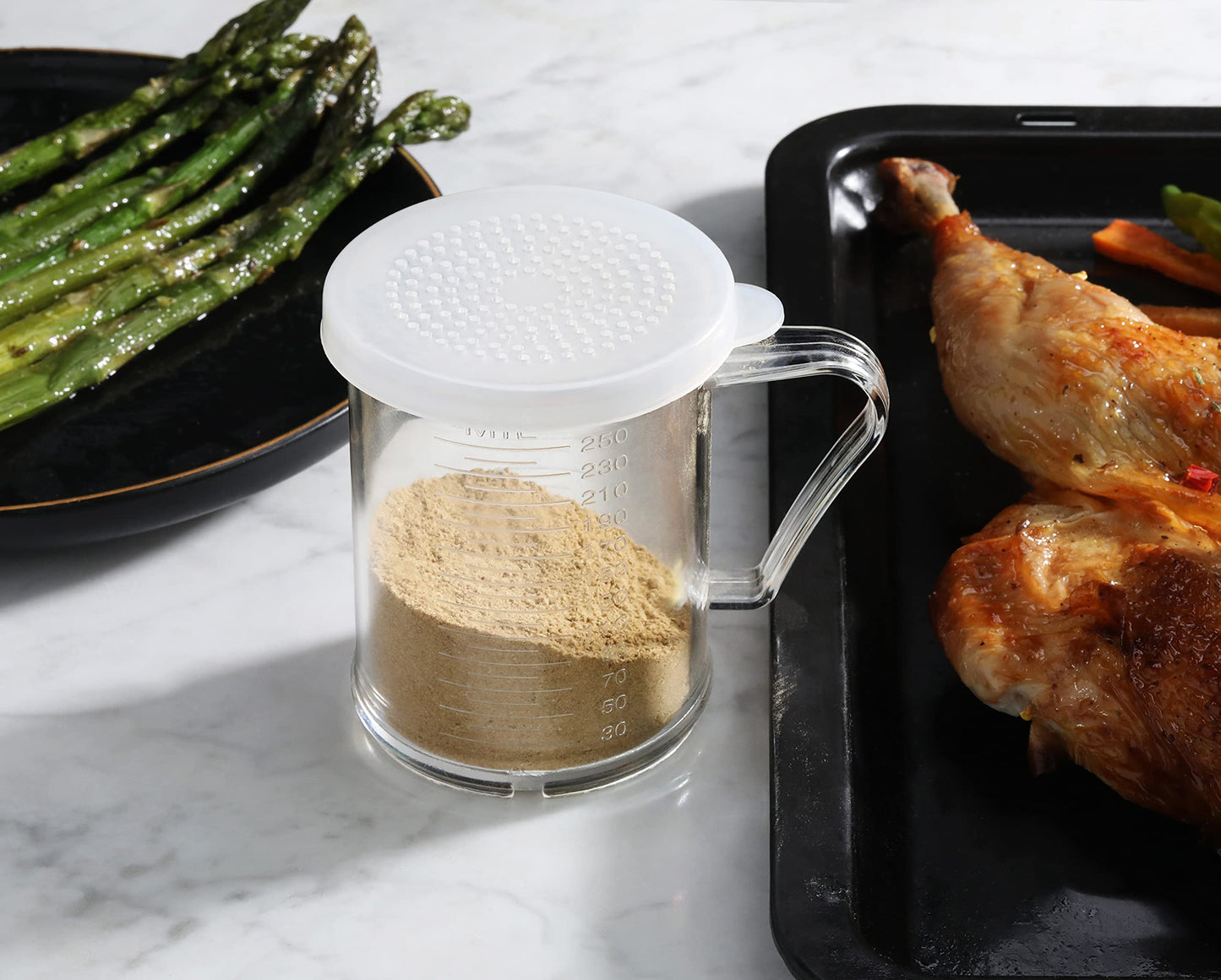 New Star Foodservice 22513 Polycarbonate Plastic Dredge Shaker with 3 Snap-on Lids, Seasoning Sugar Spice Pepper Shaker, 10 OZ