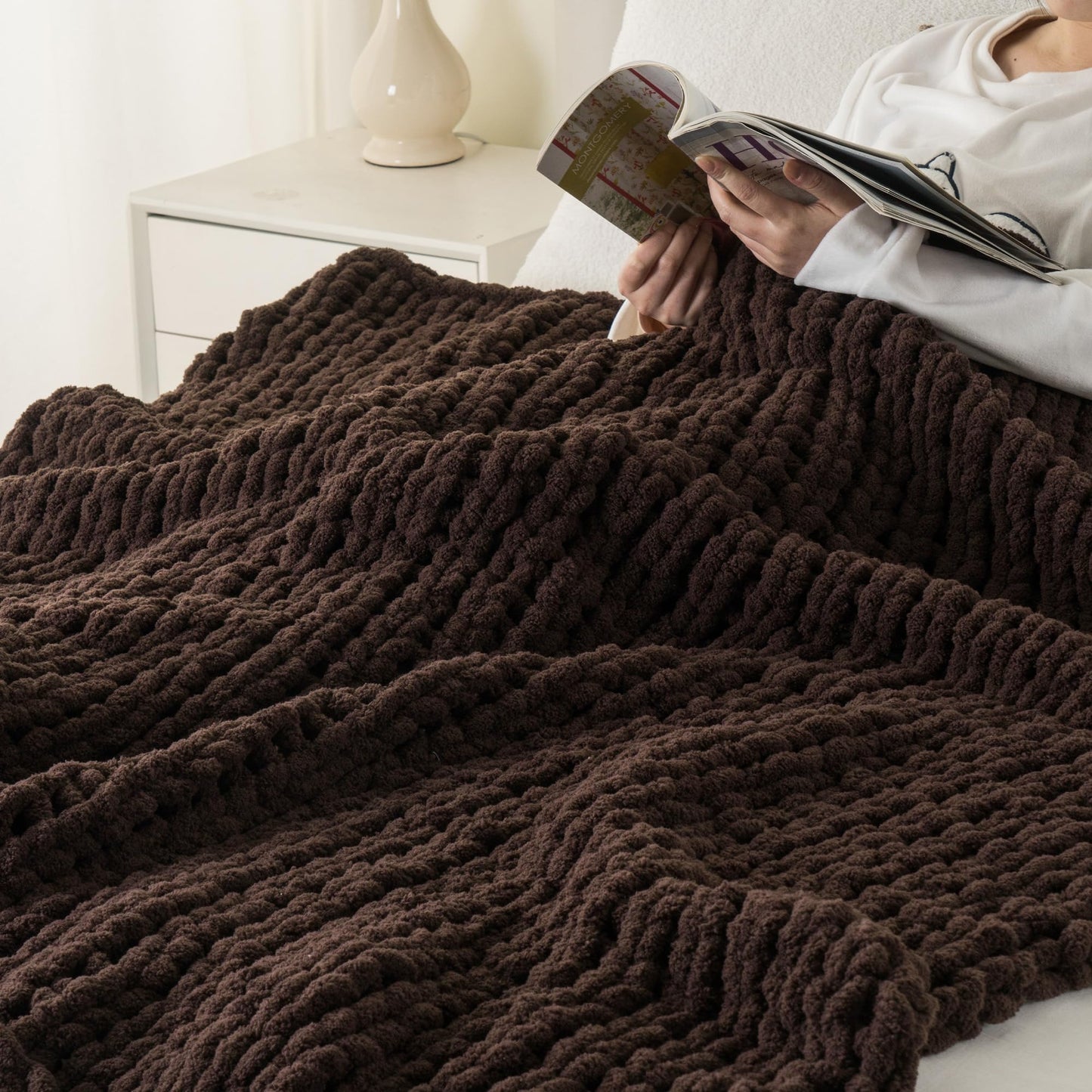 Battilo Brown Chunky Knit Throw Blanket, Soft and Thick Chenille Throw Blanket, 50"x60" Handmade Cable Knit Crochet Blanket, Knot Throw Blankets for Couch Sofa Bed Home Decor (Brown, 50"x60")