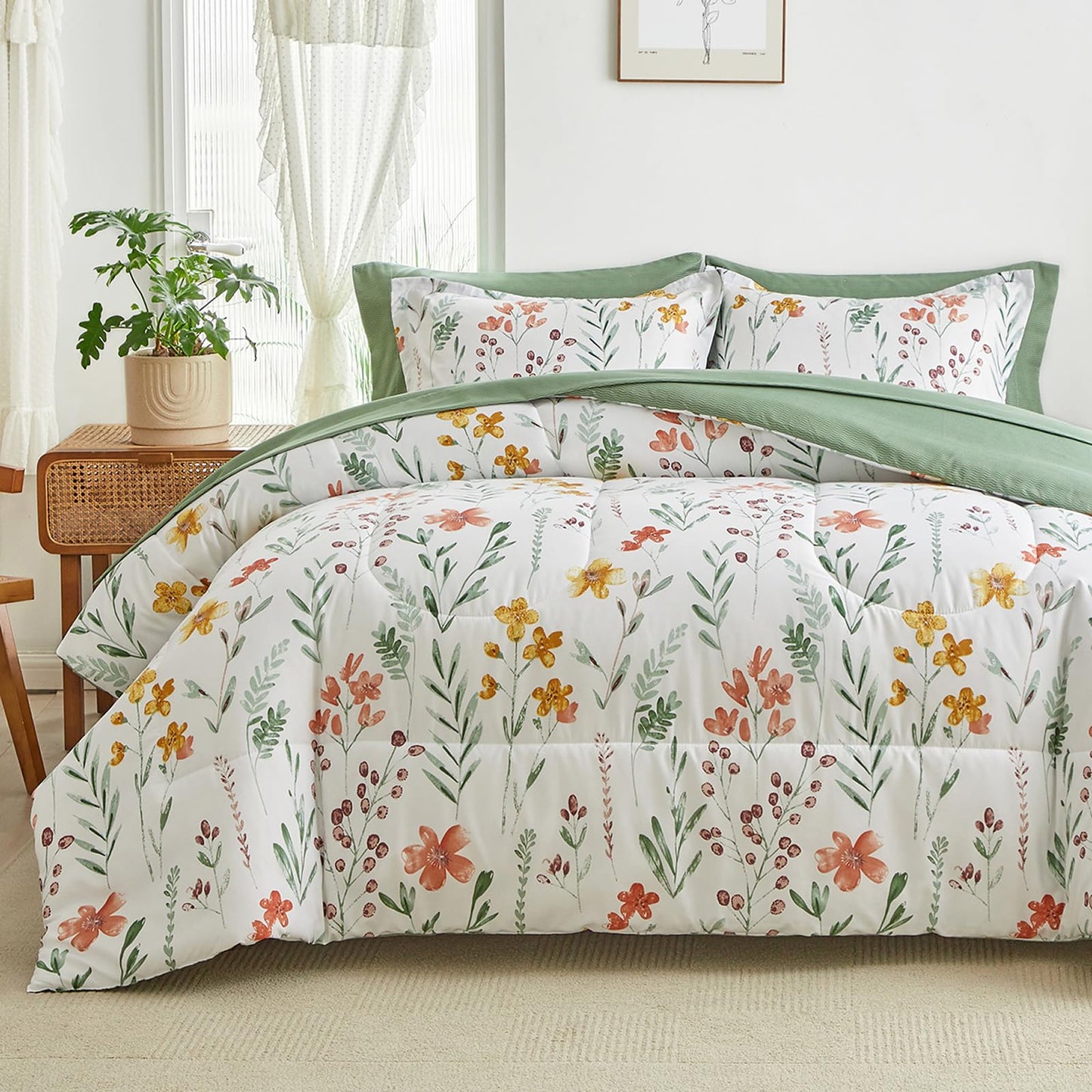 AIKASY Bed in a Bag 7 Pieces Queen Size - Floral Print - Soft Microfiber, Reversible Bed Comforter Set (1 Comforter, 2 Pillow Shams, 1 Flat Sheet, 1 Fitted Sheet, 2 Pillowcases)（White,Queen）