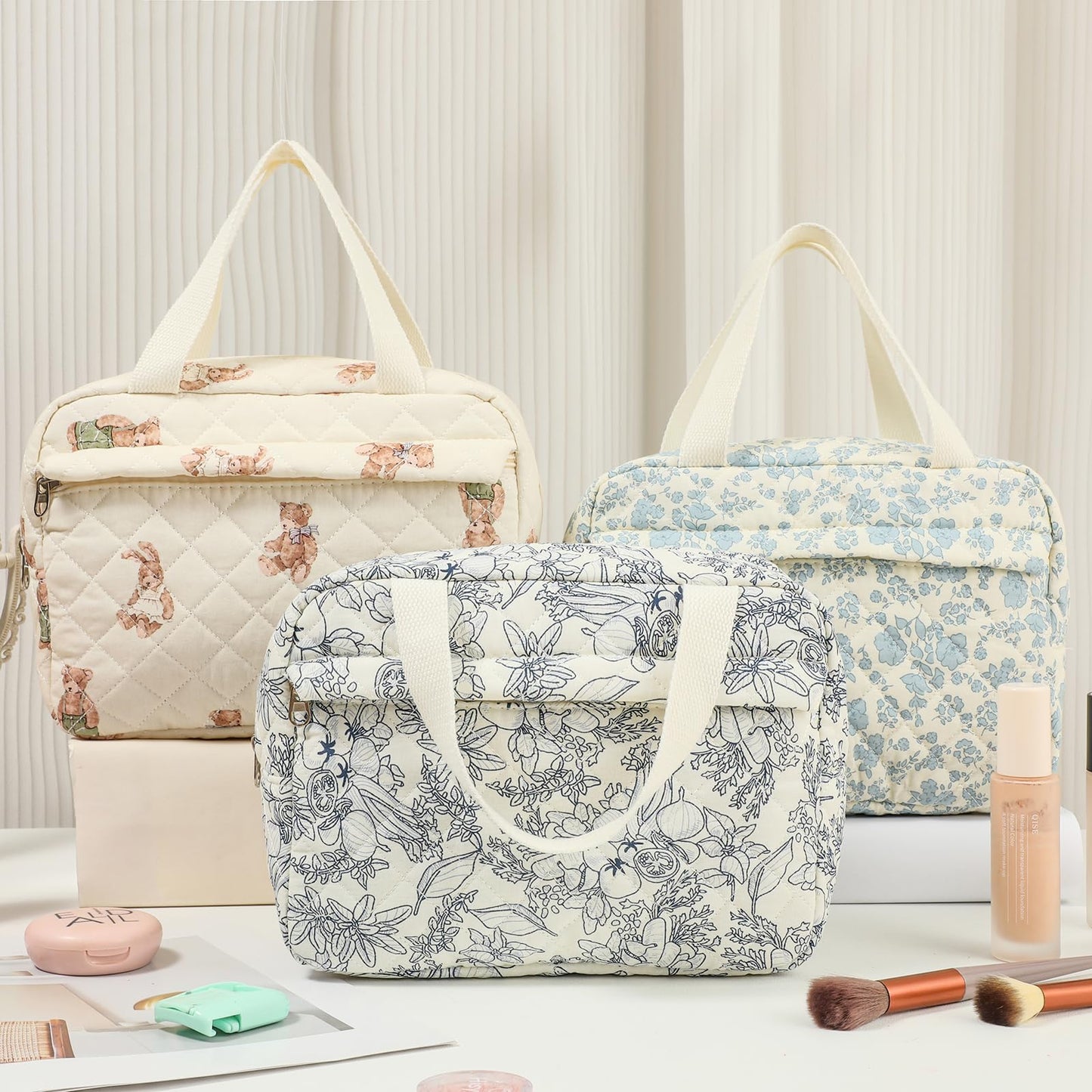 uekeboag Large Size Quilted Coquette Makeup Bag, Cute Preppy Floral Cotton Travel Cosmetic Organizer Bag with Top Handle, Multi-Layer Travel Toiletry Pouch for Girls (04Bear)