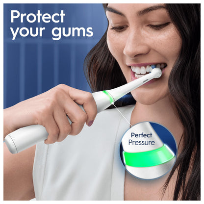 Oral-B iO8 2x Electric Toothbrushes For Adults, Gifts For Women / Men, App Connected Handles, 2 Toothbrush Heads & Travel Toothbrush Set, 6 Modes, 2 Pin UK Plug, Black & White, Oral B IO Toothbrush