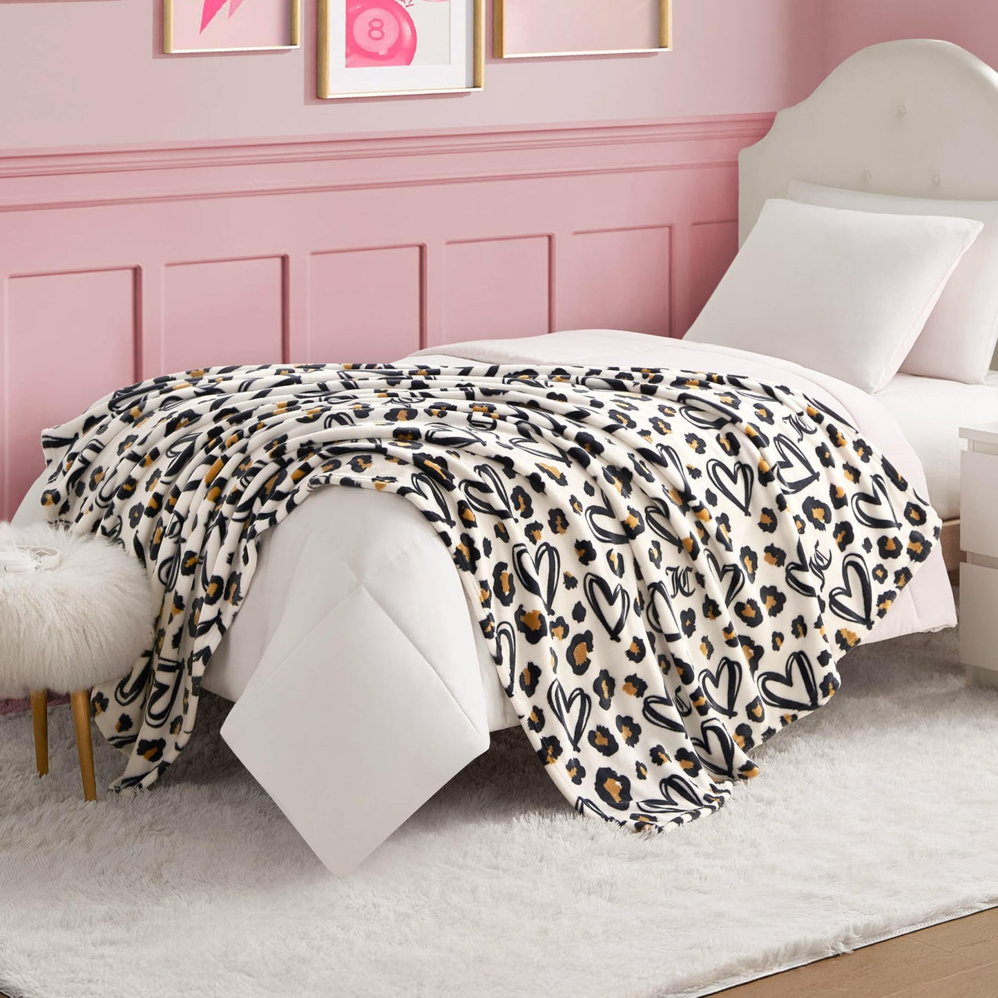 Juicy Couture Doodle Cheetah Heart 50" x 70" Plush Throw Blanket, White - Decorative Blankets for Sofas, Throws for Chairs, and Beds