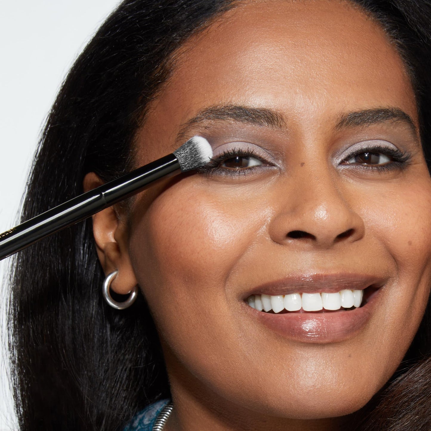 LAURA GELLER NEW YORK Retractable Black Kabuki Brush for Liquid, Cream and Powder Face Makeup With Aluminum Handle